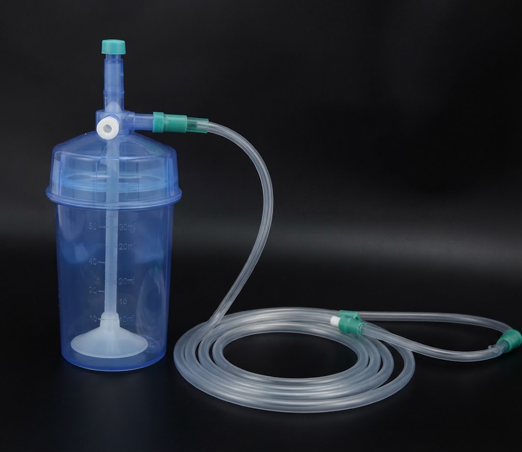 Humidifying bottle nasal oxygen tube